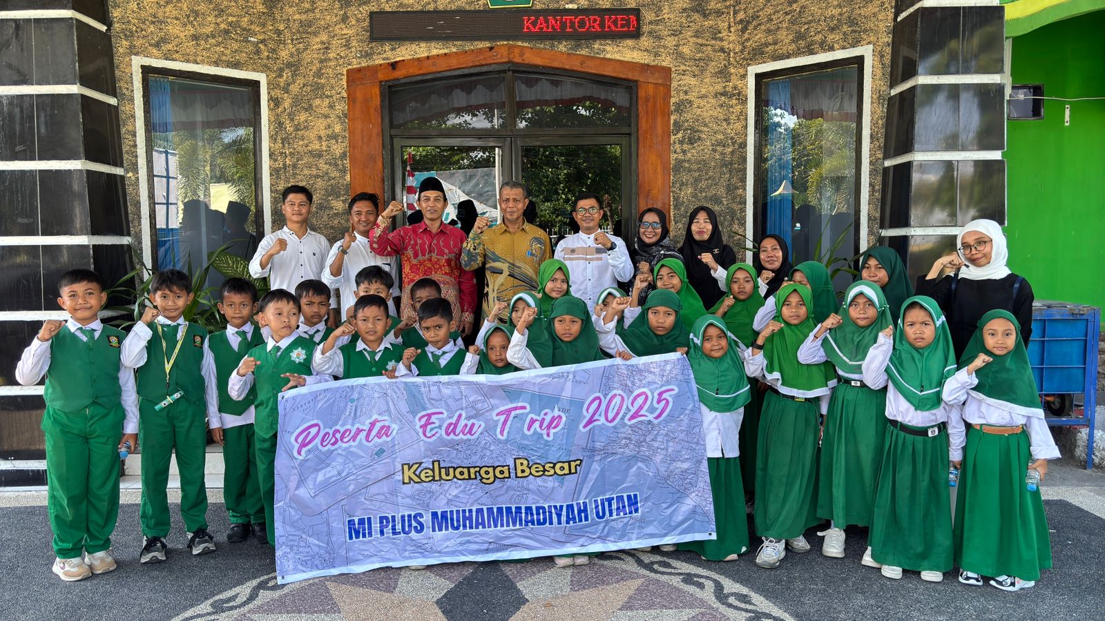 Kemenag Sumbawa Terima Kunjungan Edu Trip dari MI Plus Muhammadiyah Utan